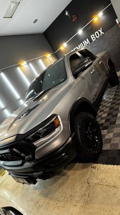RAM 1500 5.7 V8 GASOLINA REBEL CD 4X4 AUTOMÁTICO